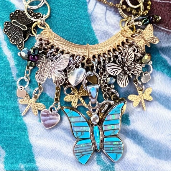 Vintage Turquoise, mother of pearl and abalone Butterfly charm necklace - Picture 11 of 17